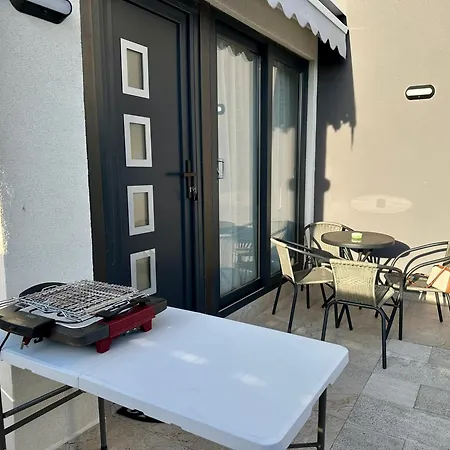 Modern With Jacuzzi Lägenhet *