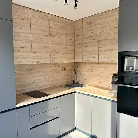 Modern With Jacuzzi Апартаменты