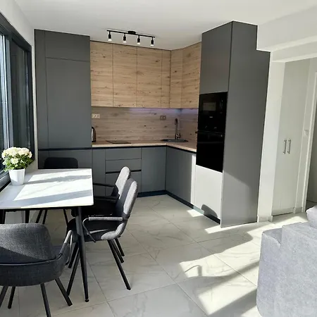 Modern With Jacuzzi Апартаменты Каштела