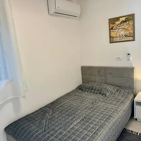 Modern With Jacuzzi Апартаменты Каштела