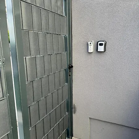 Апартаменты Modern With Jacuzzi *