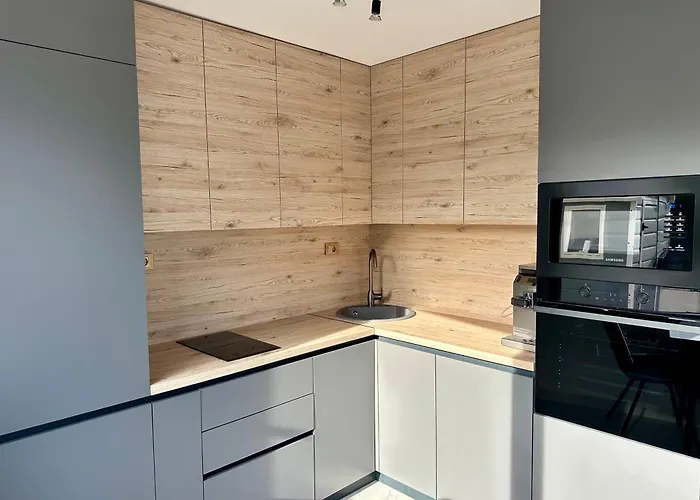 Modern With Jacuzzi דירה