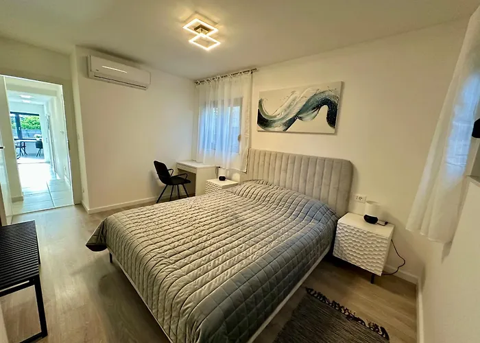 Modern With Jacuzzi * Kaštela