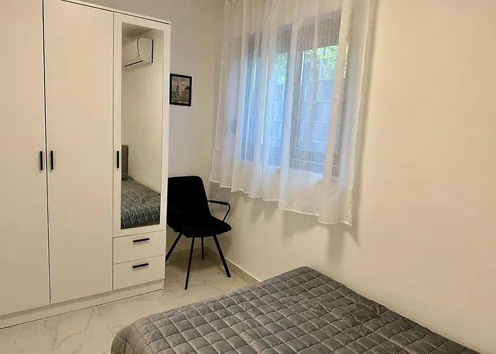 דירה Modern With Jacuzzi *